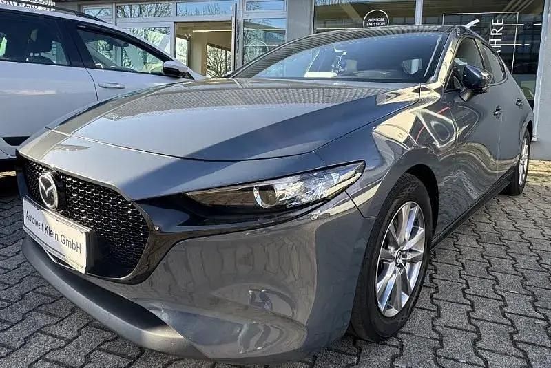 Grau Gebraucht 2020 Mazda 3 Limousine | 18.460 € (Etwas zu teuer) - Bild 1/4