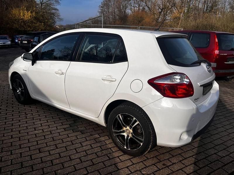 Gebraucht Toyota Auris Edition 132 PS (97 kW) 2011 Weiß Kleinwagen
