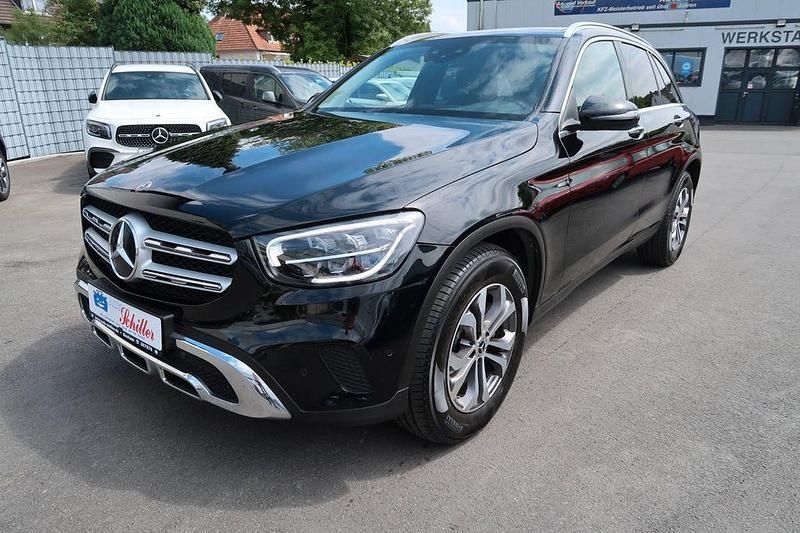 Schwarz Gebraucht 2022 Mercedes GLC200 SUV | 33.900 € (Fairer Preis) - Bild 1/4