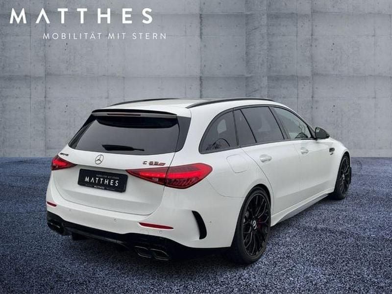 Gebraucht Mercedes C63S AMG 476 PS (350 kW) 2024 Manufaktur opalithweiß bright (metallic) Kombi