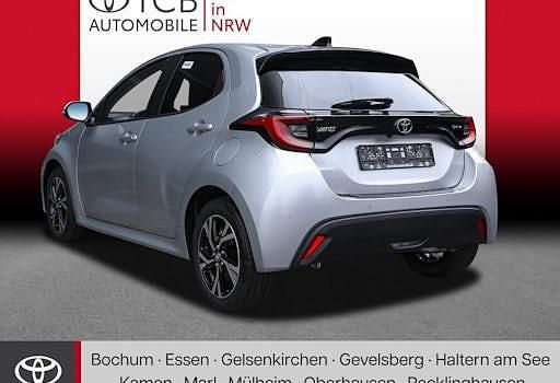 Neu Toyota Yaris Hybrid 116 PS (85 kW) 2025 Silber Limousine