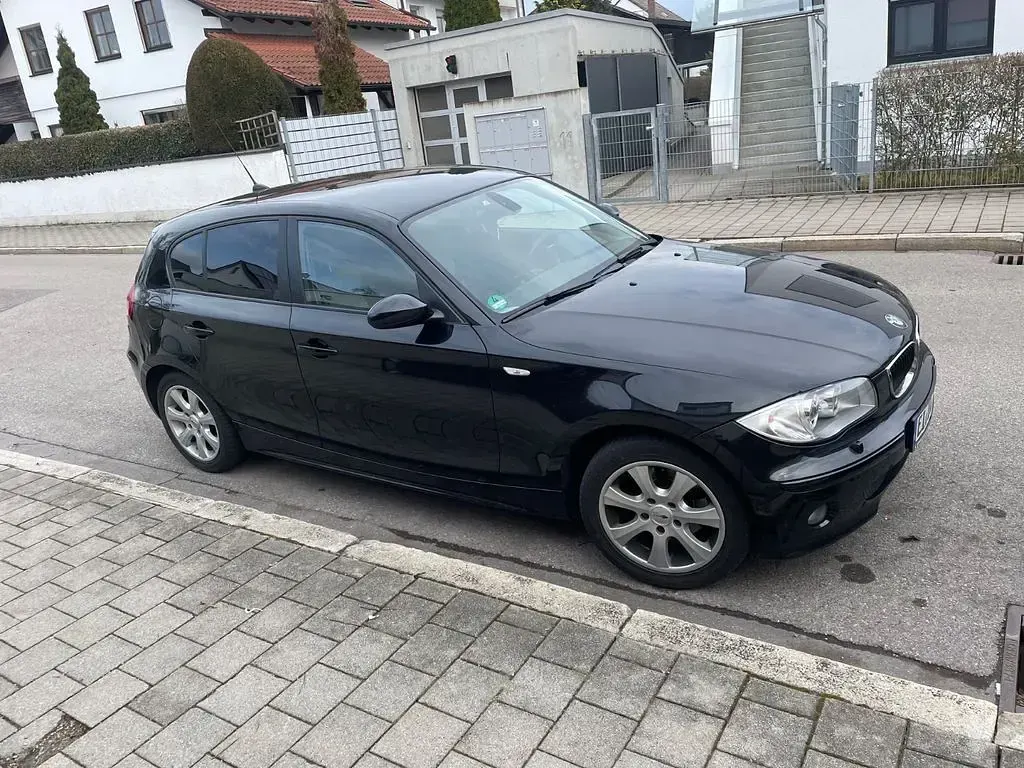Gebraucht BMW 120 163 PS (119 kW) 2005 Schwarz Kleinwagen