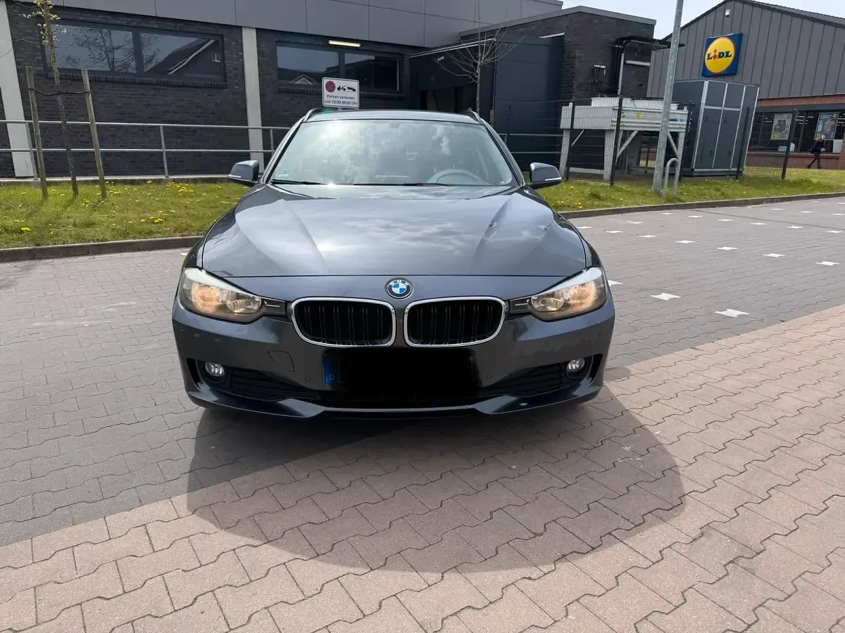 Gebraucht BMW 320 194 PS (142 kW) 2013 Grau Kombi