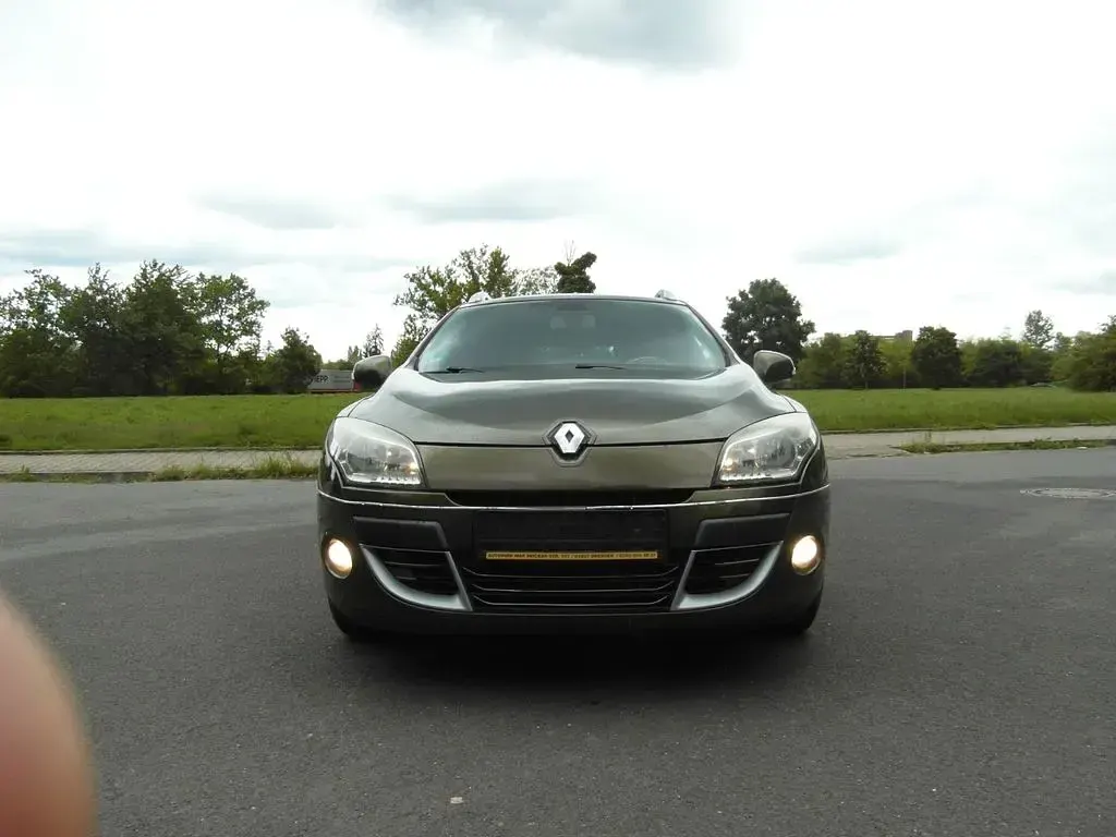 Używany Renault Mégane Dynamique 131 KM (96 kW) 2009 Zielony Sedan/Limuzyna
