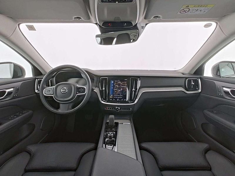 Gebraucht Volvo V60 CC Pro 197 PS (144 kW) 2022 Grau pine grey / metallic Kombi