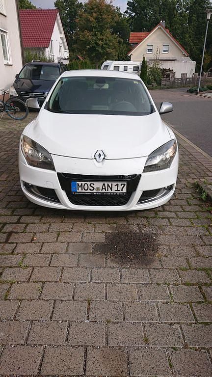 Weiß Gebraucht 2011 Renault Mégane GT Line GT-Line Limousine | 2.900 € - Bild 1/4