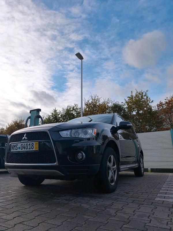 Gebraucht Mitsubishi Outlander Instyle 177 PS (130 kW) 2011 Schwarz SUV