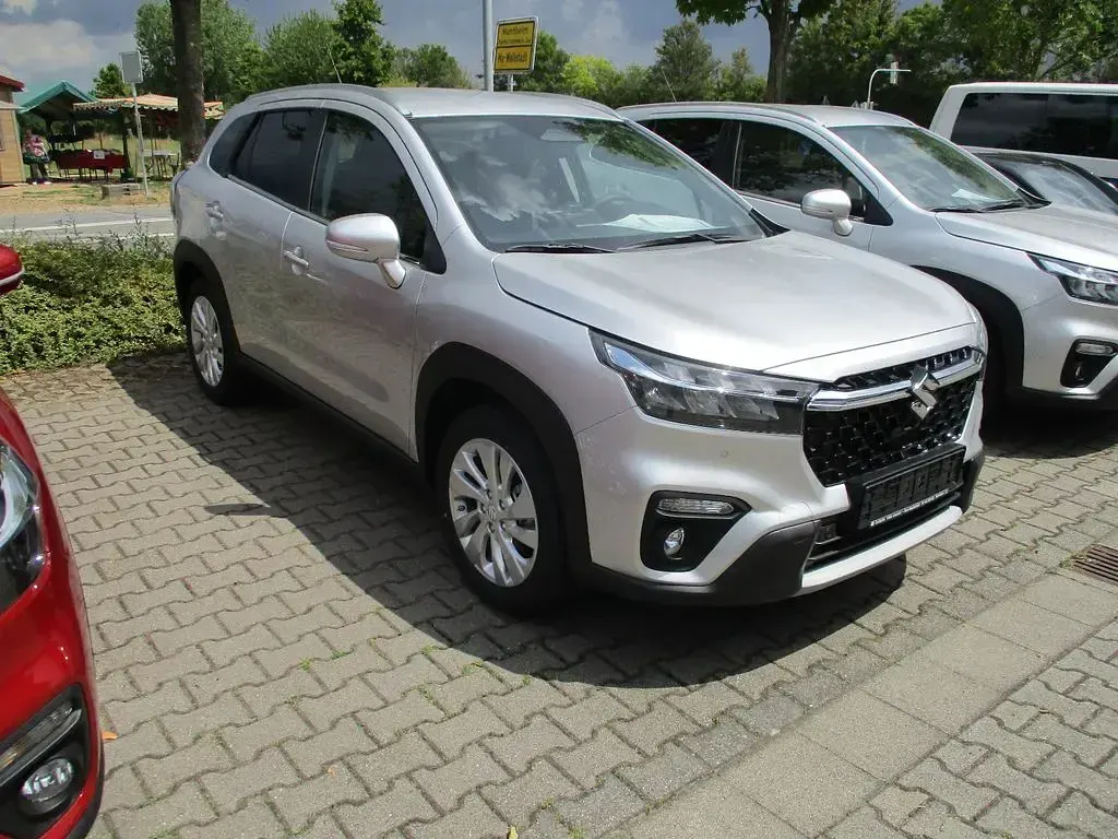 Gebraucht Suzuki SX4 S-Cross Comfort 129 PS (94 kW) 2025 Silber SUV