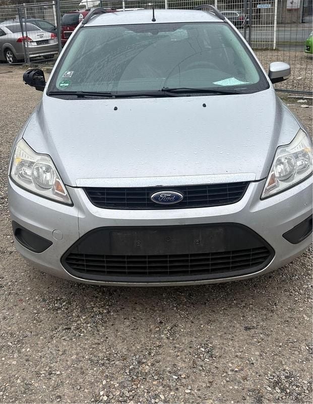 Gebraucht Ford Focus 102 PS (75 kW) 2010 Grau Kombi
