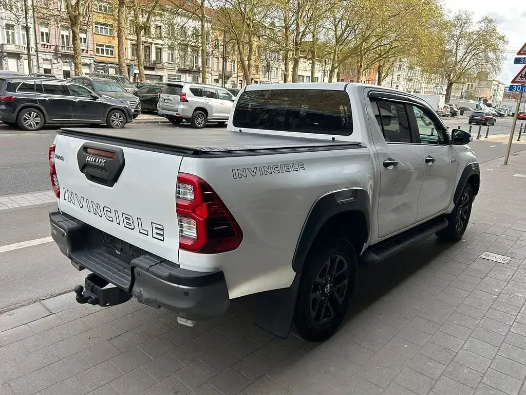 Gebraucht Toyota HiLux 204 PS (150 kW) 2021 Weiß Pickup