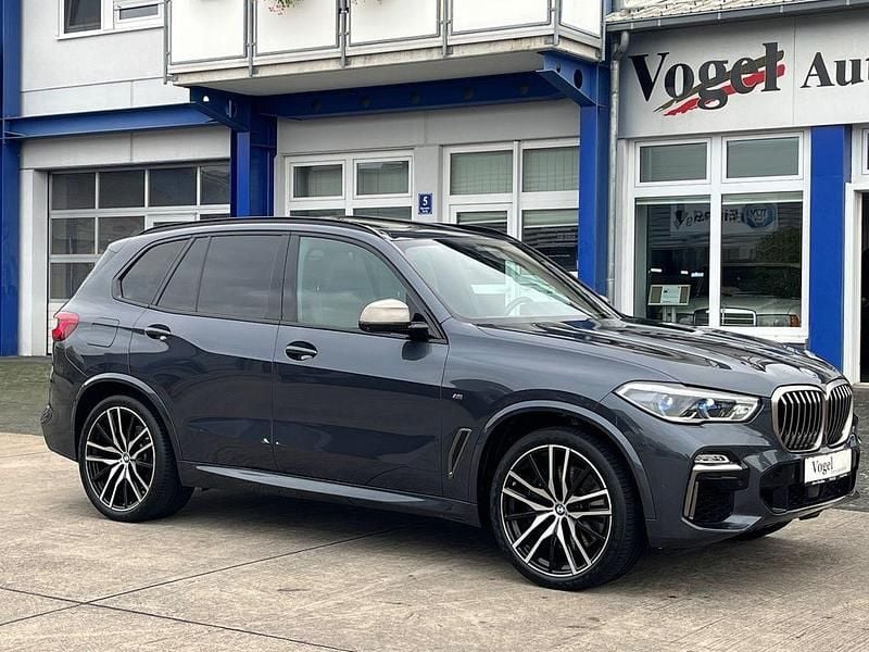 Grau Gebraucht 2019 BMW X5 M50 Performance SUV | 57.900 € (Guter Preis) - Bild 1/4