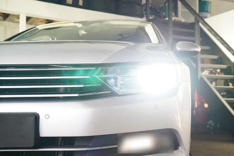 Gebraucht VW Passat 150 PS (110 kW) 2019 Silber Kombi