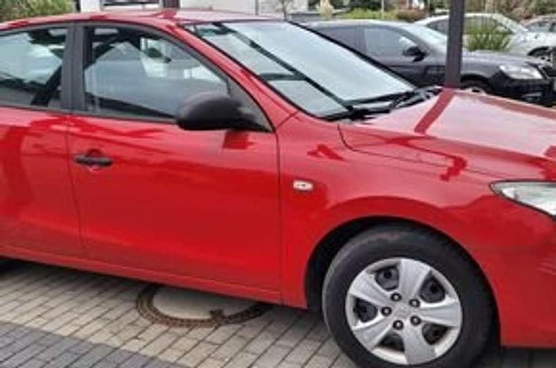 Rot Gebraucht 2009 Hyundai i30 Edition+ Kleinwagen | 3.333 € (Guter Preis) - Bild 1/4