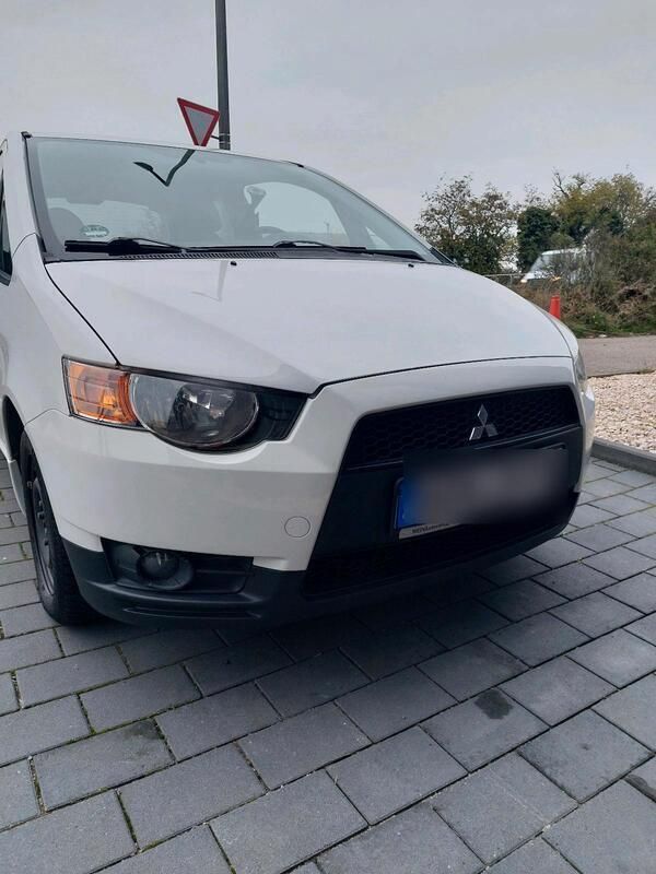 Weiß Gebraucht 2012 Mitsubishi Colt Kleinwagen | 2.999 € (Fairer Preis) - Bild 1/4