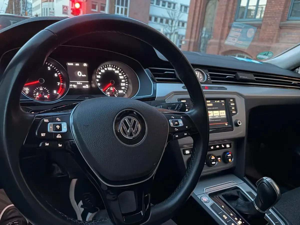Gebraucht VW Passat 179 PS (131 kW) 2015 Silber Kombi
