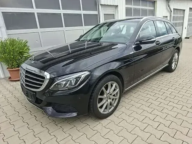 Gebraucht Mercedes C180 Avantgarde 156 PS (114 kW) 2015 Obsidianschwarz  metalliclack Kombi