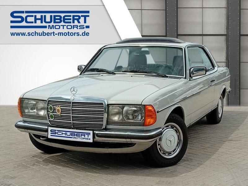Grau Gebraucht 1980 Mercedes 230 Coupé | 12.390 € - Bild 1/4