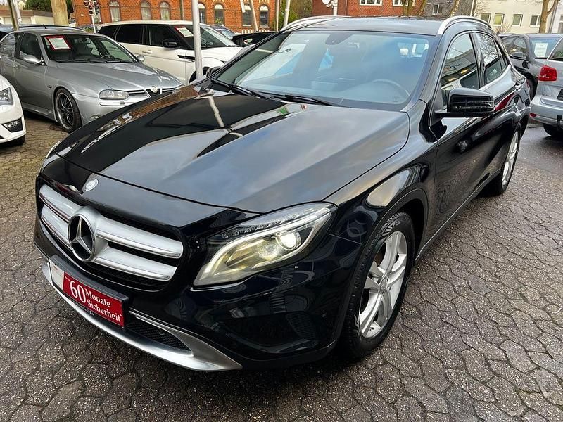 Gebraucht Mercedes GLA180 122 PS (89 kW) 2015 Schwarz SUV