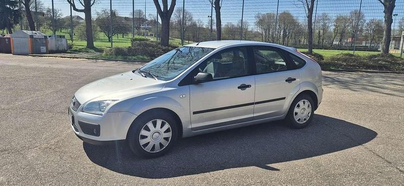 Gebraucht 2005 Ford Focus Trend Limousine | 1.900 € (Fairer Preis) - Bild 1/4