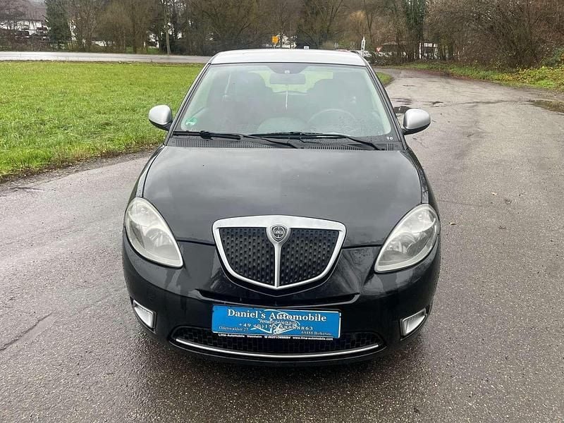 Gebraucht Lancia Ypsilon 60 PS (44 kW) 2010 Schwarz Kleinwagen