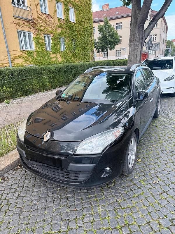 Schwarz Gebraucht 2011 Renault Mégane III Kleinwagen | 2.220 € (Guter Preis) - Bild 1/4