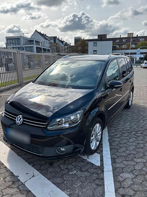 Schwarz Gebraucht 2011 VW Touran Highline Van / Kleinbus | 10.000 € (Teuer) - Bild 1/4