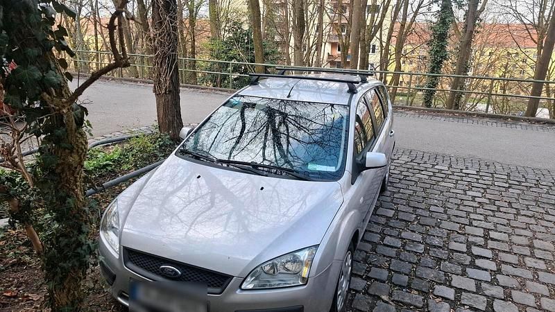 Używany Ford Focus Ambiente 101 KM (74 kW) 2007 Srebrny Kombi