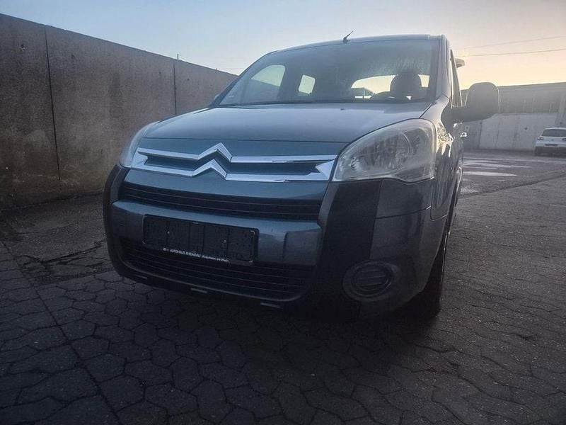 Gebraucht 2012 Citroën Berlingo SELECTION Van / Kleinbus | 4.100 € (Superpreis) - Bild 1/4