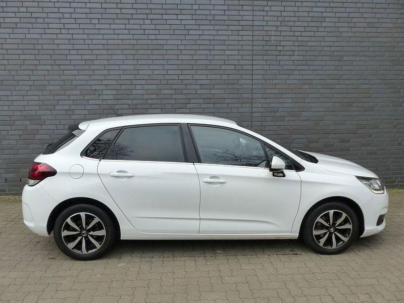 Gebraucht Citroën C4 SELECTION 131 PS (96 kW) 2017 Weiß Limousine