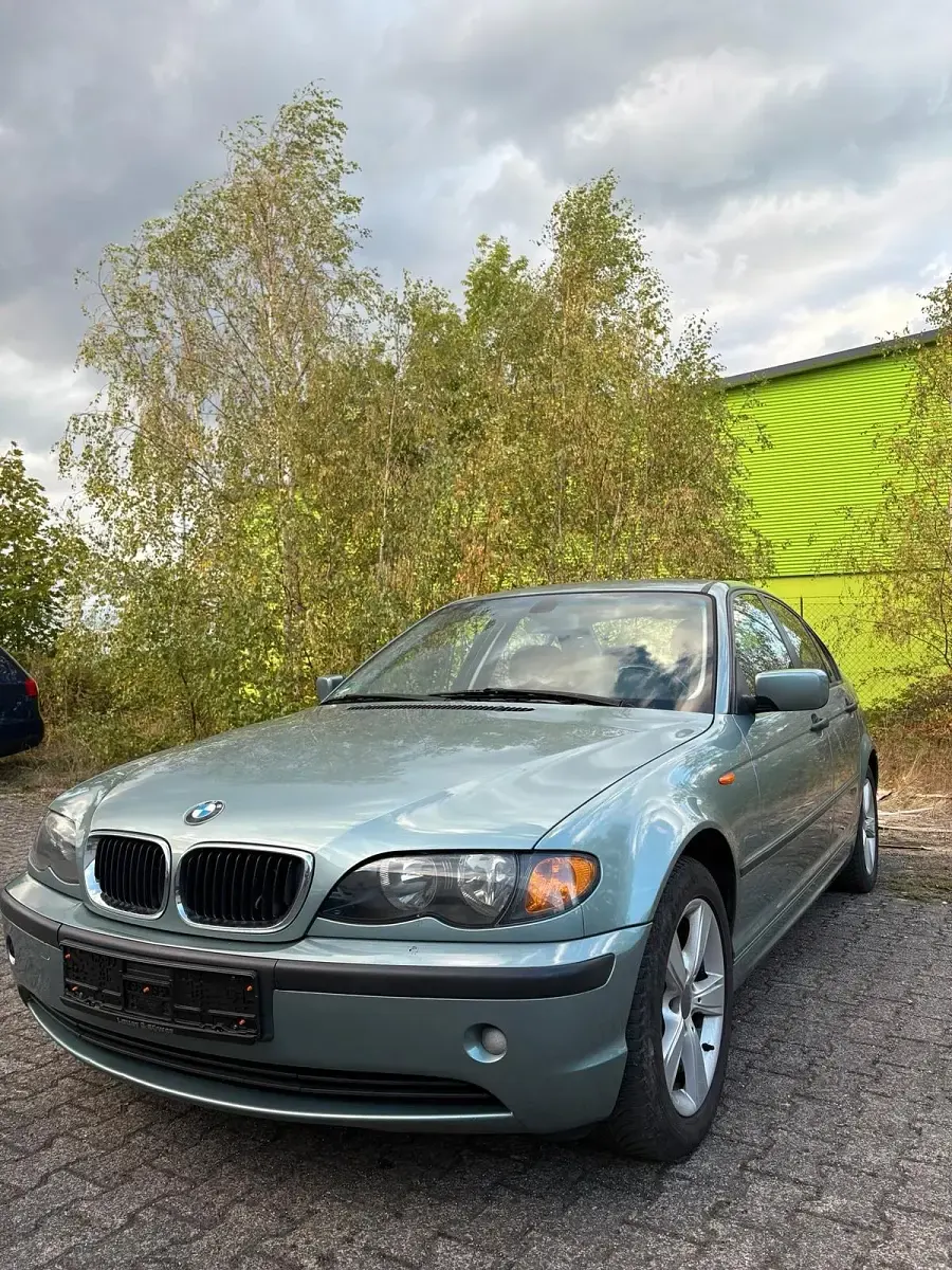 Gebraucht BMW 318 Basis 143 PS (105 kW) 2003 Andere farben Limousine