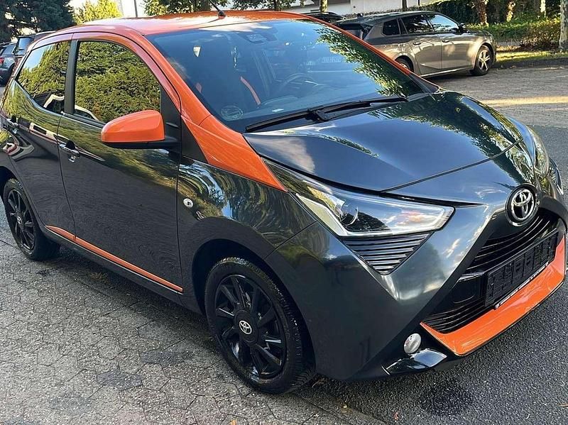 Gebraucht Toyota Aygo 72 PS (52 kW) 2020 Dark grey Kleinwagen