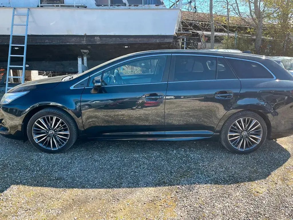 Gebraucht Toyota Avensis 147 PS (108 kW) 2017 Grau Limousine