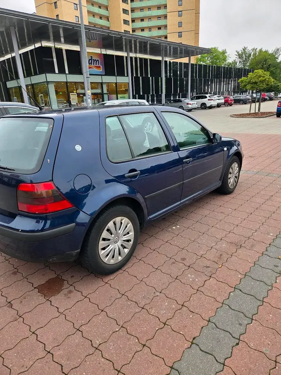 Gebraucht VW Golf IV 75 PS (55 kW) 2002 Blau Kleinwagen