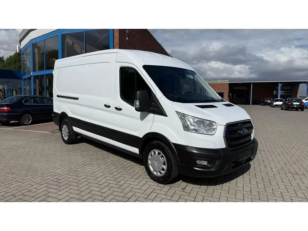 Używany Ford Transit 131 KM (96 kW) 2022 Biały Sedan/Limuzyna