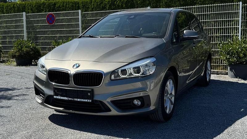 Silber Gebraucht 2014 BMW 218 Active Tourer Basis Van / Kleinbus | 10.400 € (Fairer Preis) - Bild 1/4