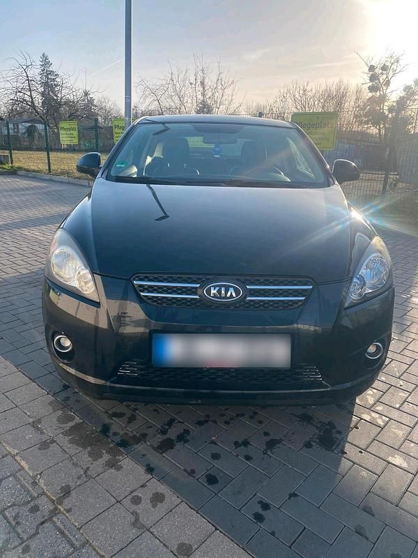Gebraucht Kia Ceed 116 PS (85 kW) 2009 Schwarz Kleinwagen