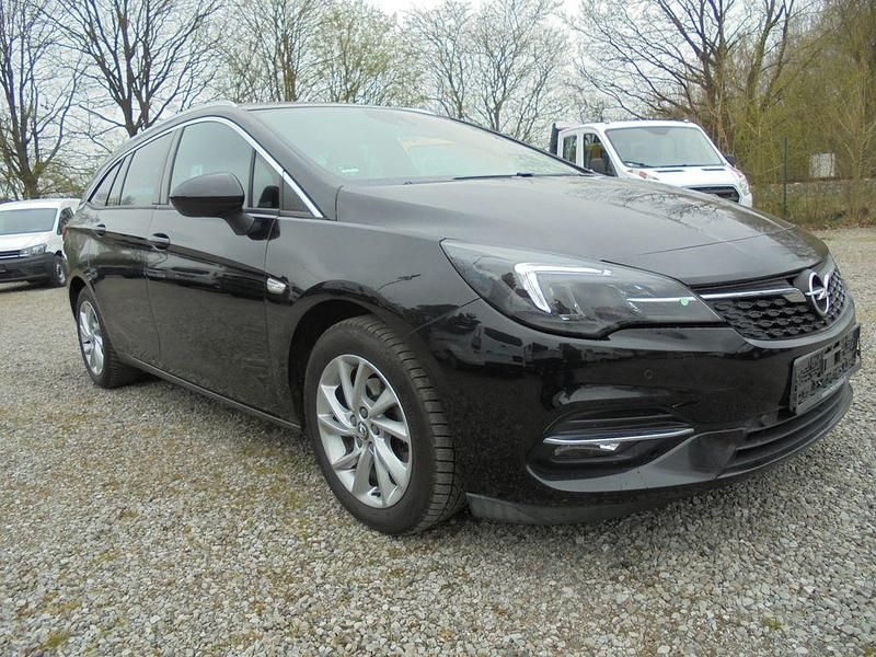 Używany Opel Astra Elegance 122 KM (89 kW) 2022 Czarny Kombi