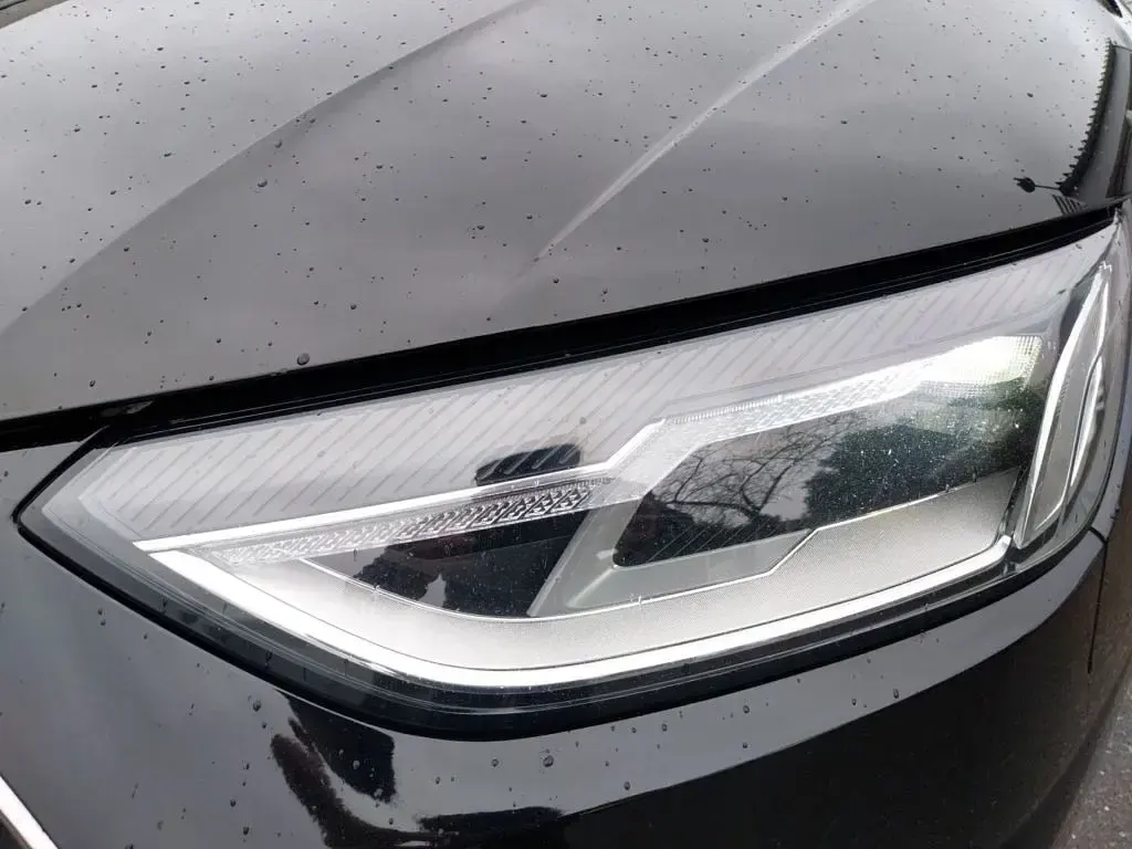 Gebraucht Audi A4 Advanced Plus 163 PS (119 kW) 2022 Brillantschwarz Kombi