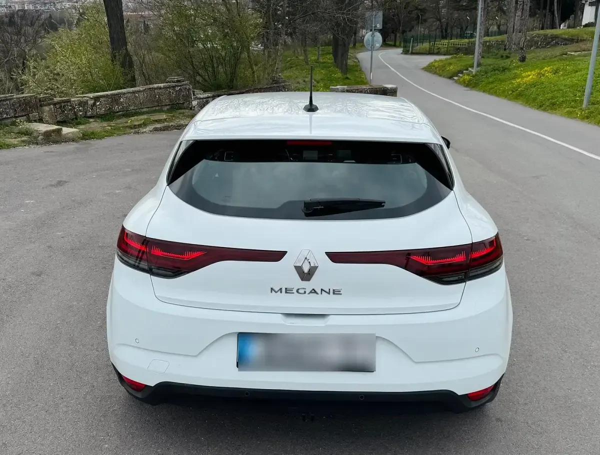 Gebraucht Renault Mégane 116 PS (85 kW) 2020 Weiß Kleinwagen