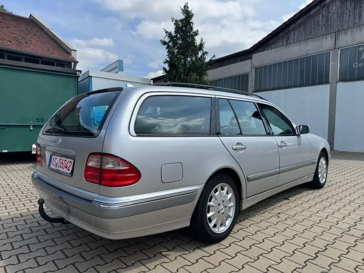 Gebraucht Mercedes E200 163 PS (119 kW) 2001 Kombi