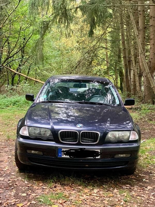 Braun Gebraucht 2000 BMW 323 Limousine | 2.300 € (Fairer Preis) - Bild 1/4