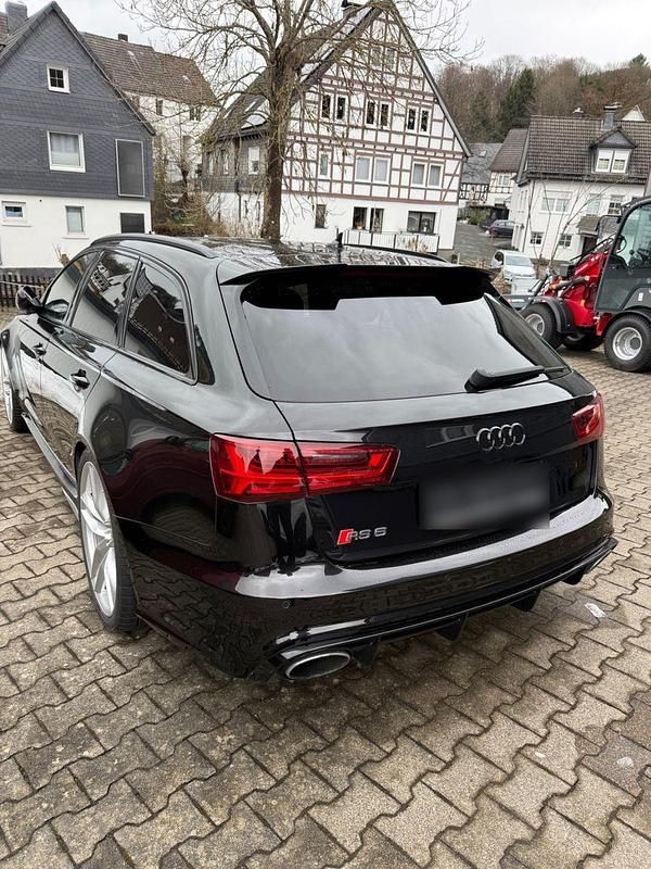 Gebraucht Audi RS6 Ambiente 560 PS (411 kW) 2016 Schwarz Kombi