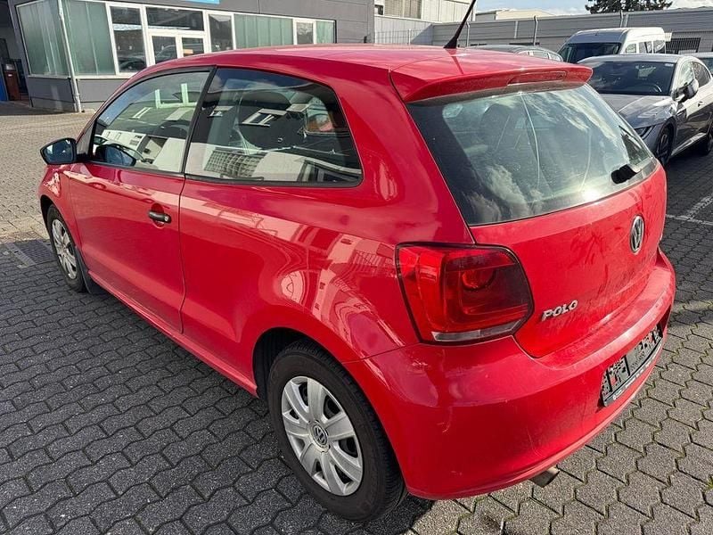 Gebraucht VW Polo Trendline 82 PS (60 kW) 2012 Rot Kleinwagen