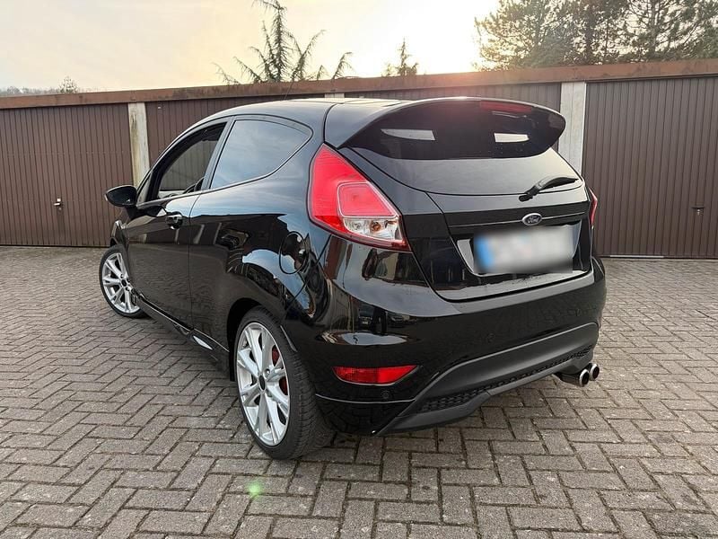 Gebraucht Ford Fiesta ST 125 PS (91 kW) 2014 Schwarz Kleinwagen
