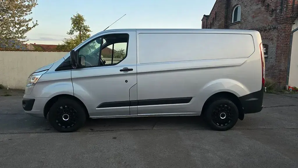 Usata Ford Transit Custom 105 CV (77 kW) 2017 Argento Monovolume