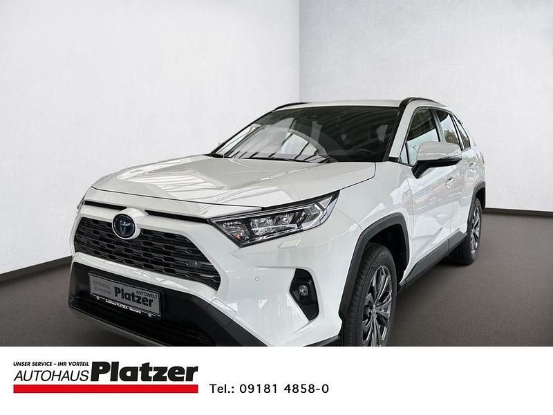 Pure) white ii (weiss Gebraucht 2022 Toyota RAV4 Hybrid Team SUV | 35.980 € (Fairer Preis) - Bild 1/4