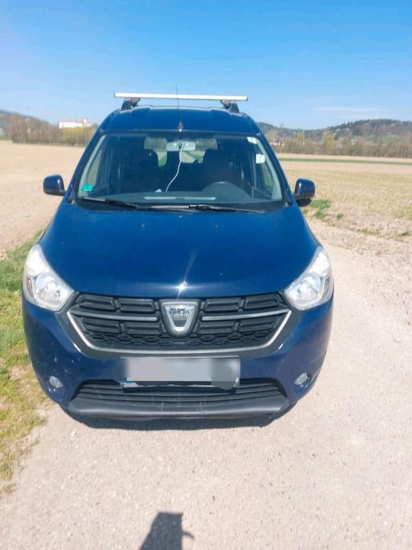 Blau Gebraucht 2017 Dacia Dokker Van | 6.000 € (Fairer Preis) - Bild 1/4