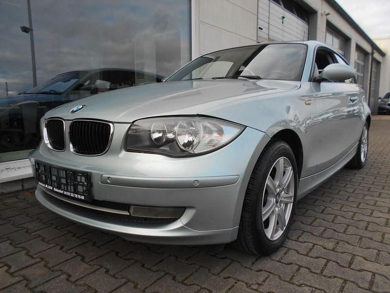 Grün Gebraucht 2007 BMW 120 Kleinwagen | 4.999 € (Guter Preis) - Bild 1/4
