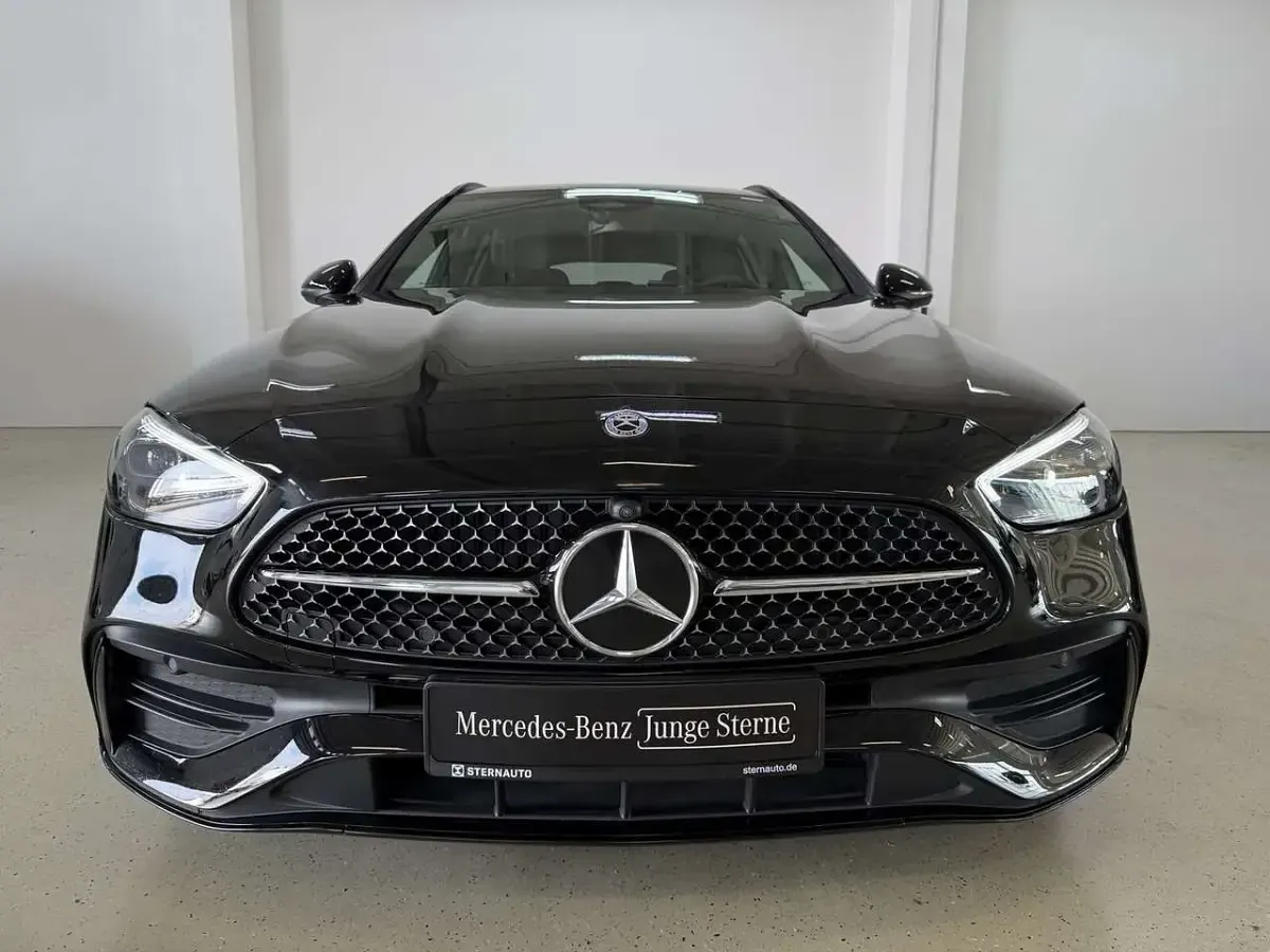 Gebraucht Mercedes C200 AMG line 163 PS (119 kW) 2025 Unilack schwarz Kombi