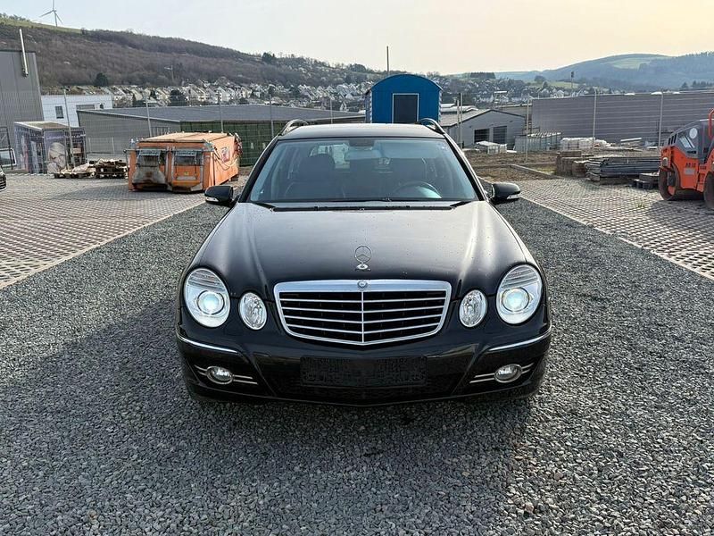 Gebraucht Mercedes E220 Avantgarde 170 PS (125 kW) 2008 Schwarz Kombi